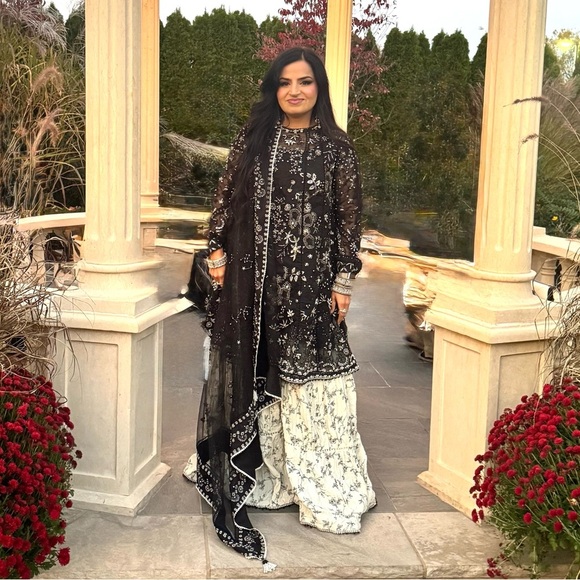 SUFFUSE BY SANA YASIR PAKISTANI LUXURY DESIGNER WEDDING FORMAL DRESS INDIAN - Picture 11 of 12